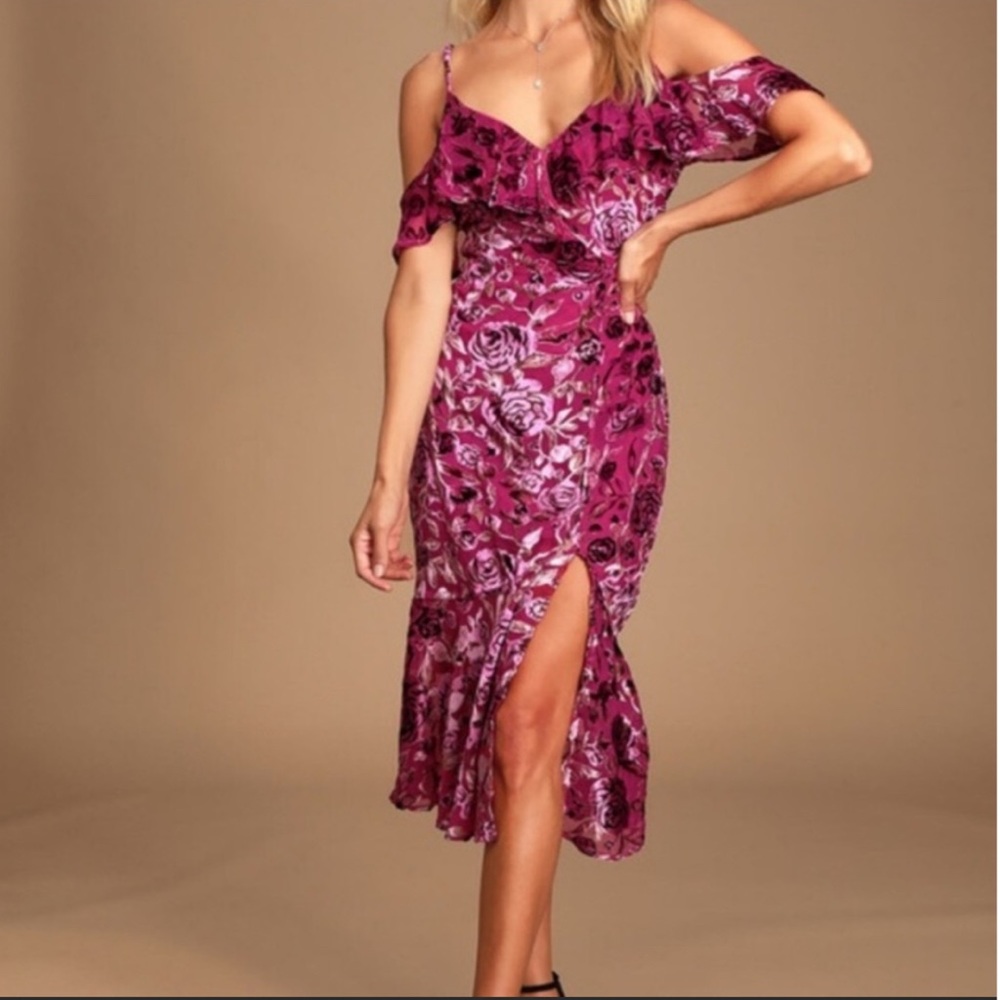 Lulu’s Velvet Floral Dress NWT